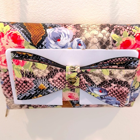 Betsy Johnson Floral Crossbody Multicolor Bag. Brand New - Picture 8 of 15